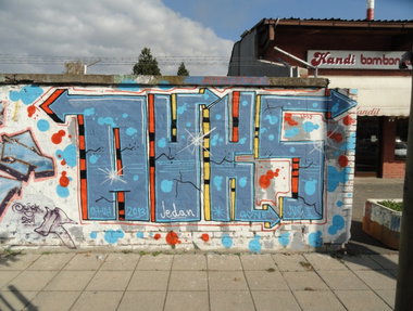 Graffiti Wall - Photo by pannonian - Auks (2013)