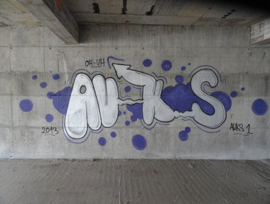 Graffiti Wall - Photo by pannonian - Auks