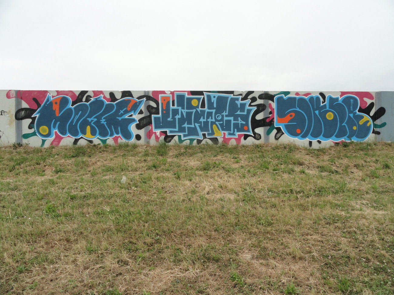 Graffiti Wall - Photo by pannonian - Moler, Heir, Uh