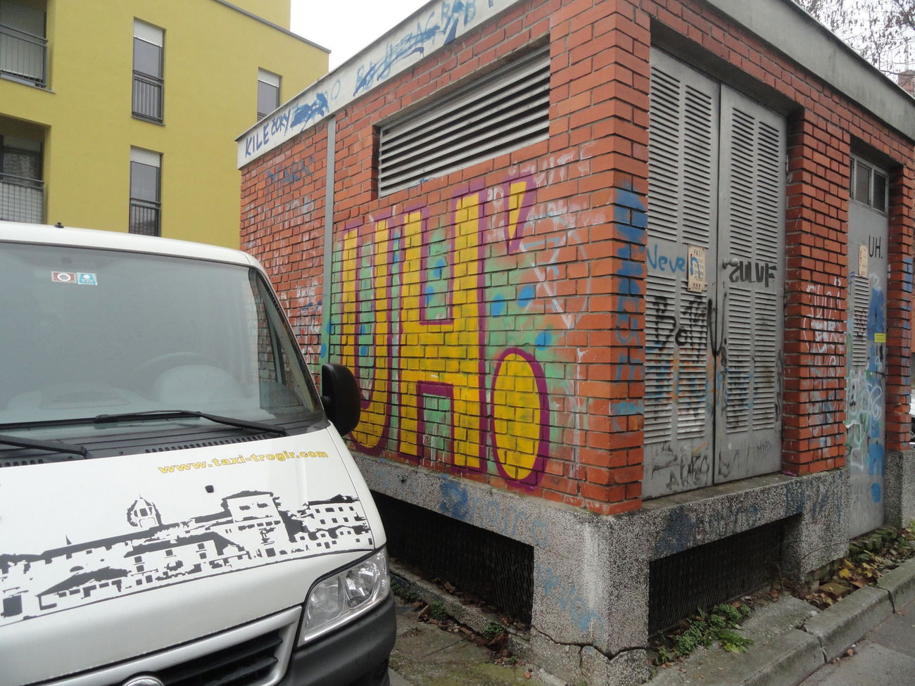 Graffiti Bombing - Photo by pannonian - Uh (2015)