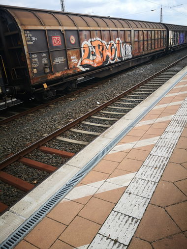 Graffiti Train - Photo by pannonian - 2pac