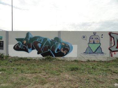 Graffiti Wall - Photo by pannonian - Mano, Uh