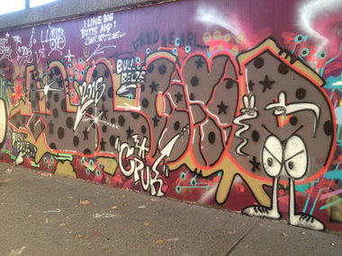 Graffiti Wall - Photo by panzerknacker - lloyd, cpuk