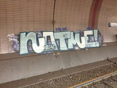 Graffiti Bombing in Frankfurt - Photo by panzerknacker - notme