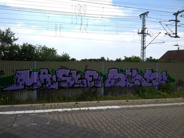 Graffiti Wall - Photo by panzerknacker - beks, maske, gif