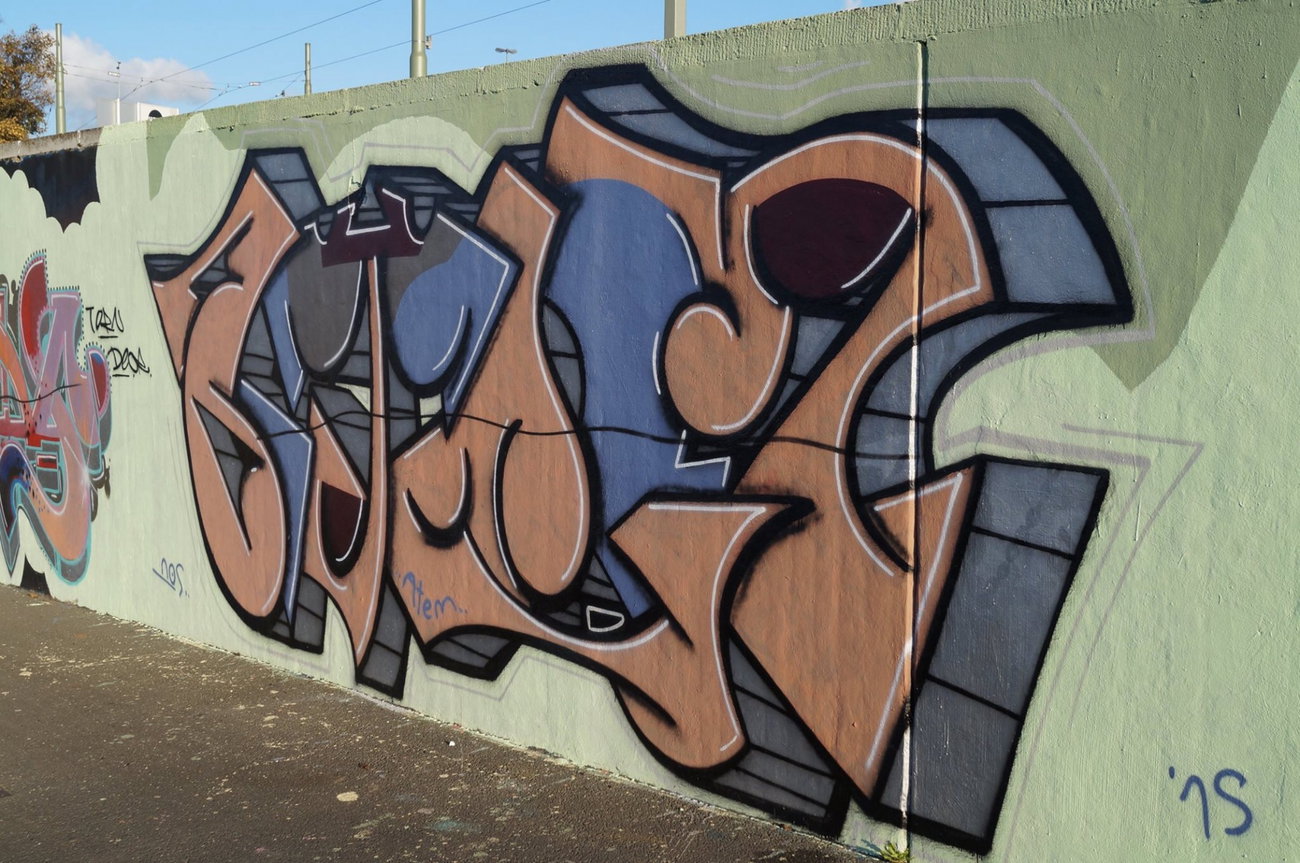 Graffiti Wall - Photo by panzerknacker - atem