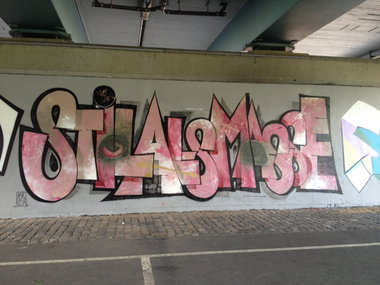 Graffiti Wall - Photo by panzerknacker - sartreal