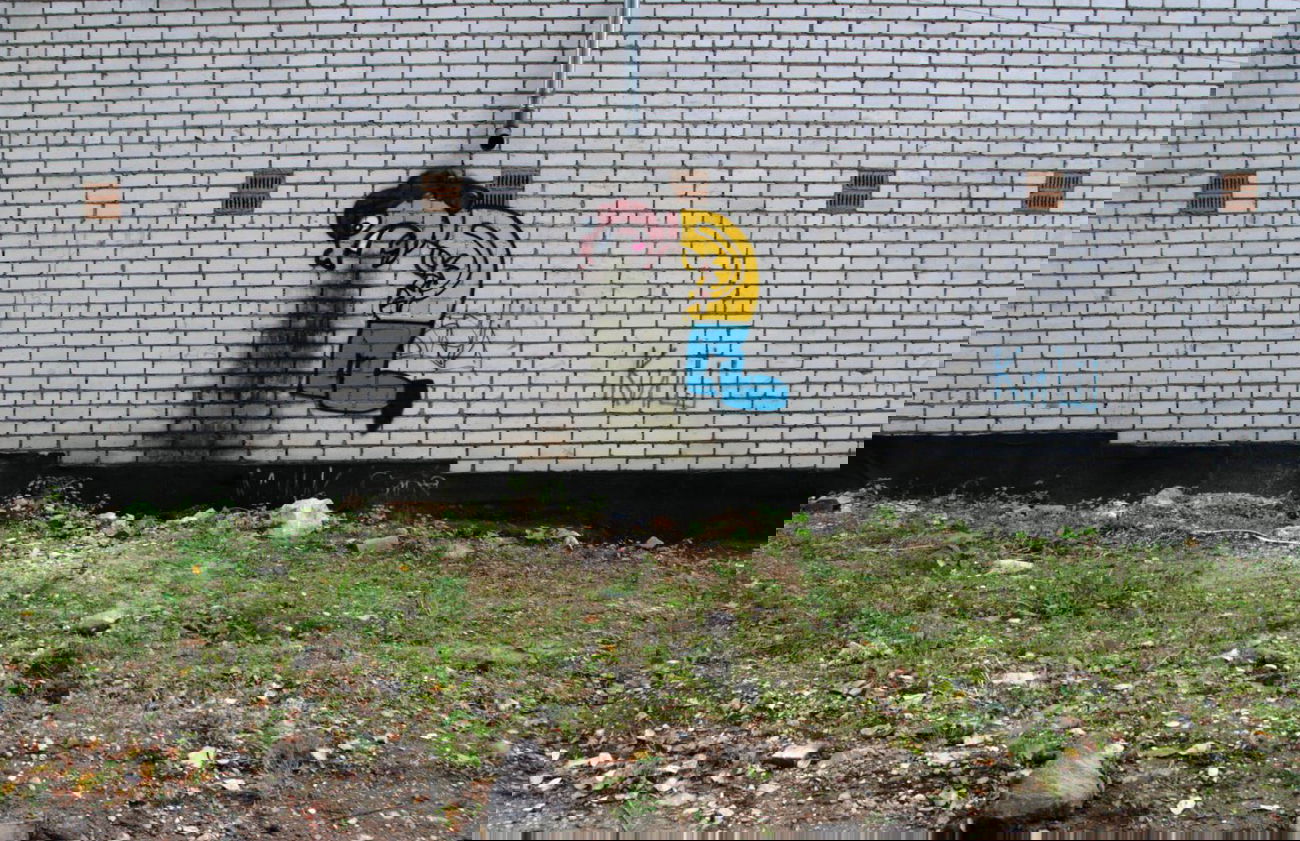 Graffiti Street Art - Photo by paranoiq - vomit, puking, chara?ter