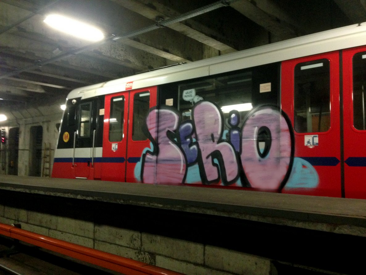 Graffiti Train in Warsaw - Photo by pardonmefrench - warsaw, subway, metro (2014)
