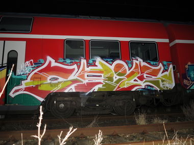 Graffiti Train - Photo by partytime - cais