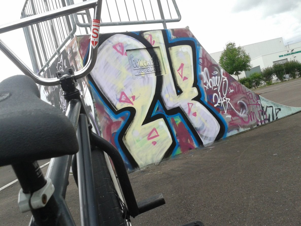 Graffiti Wall - Photo by partytime - 24, 24er, bays (2014)