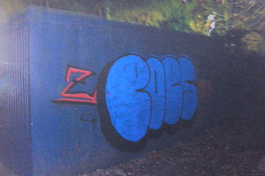 Graffiti Wall - Photo by paula - Hamburg, pops, bombing