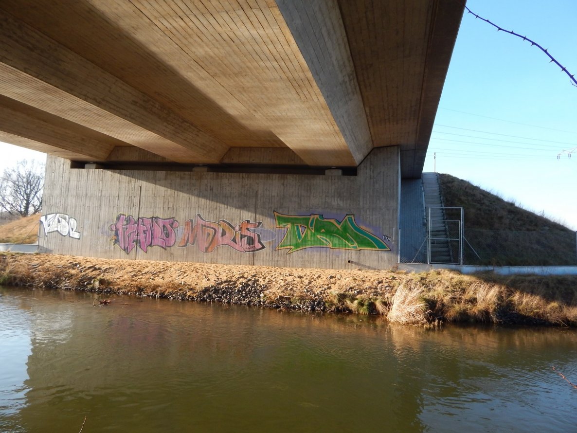 Graffiti Wall in Cottbus - Photo by paulkannnicht - veru, kmh, kano