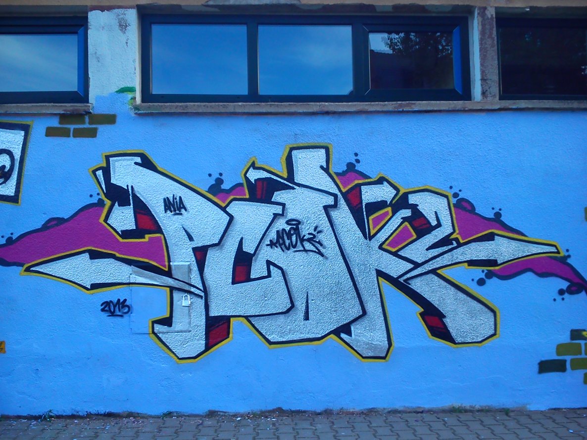 Graffiti Wall - Photo by pcok2 (2013)