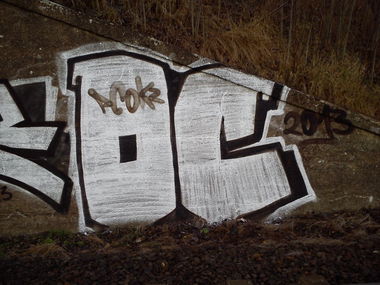 Graffiti Bombing - Photo by pcok2 - oc (2013)