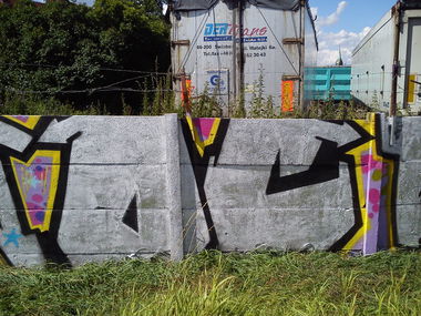 Graffiti Bombing - Photo by pcok2 (2014)
