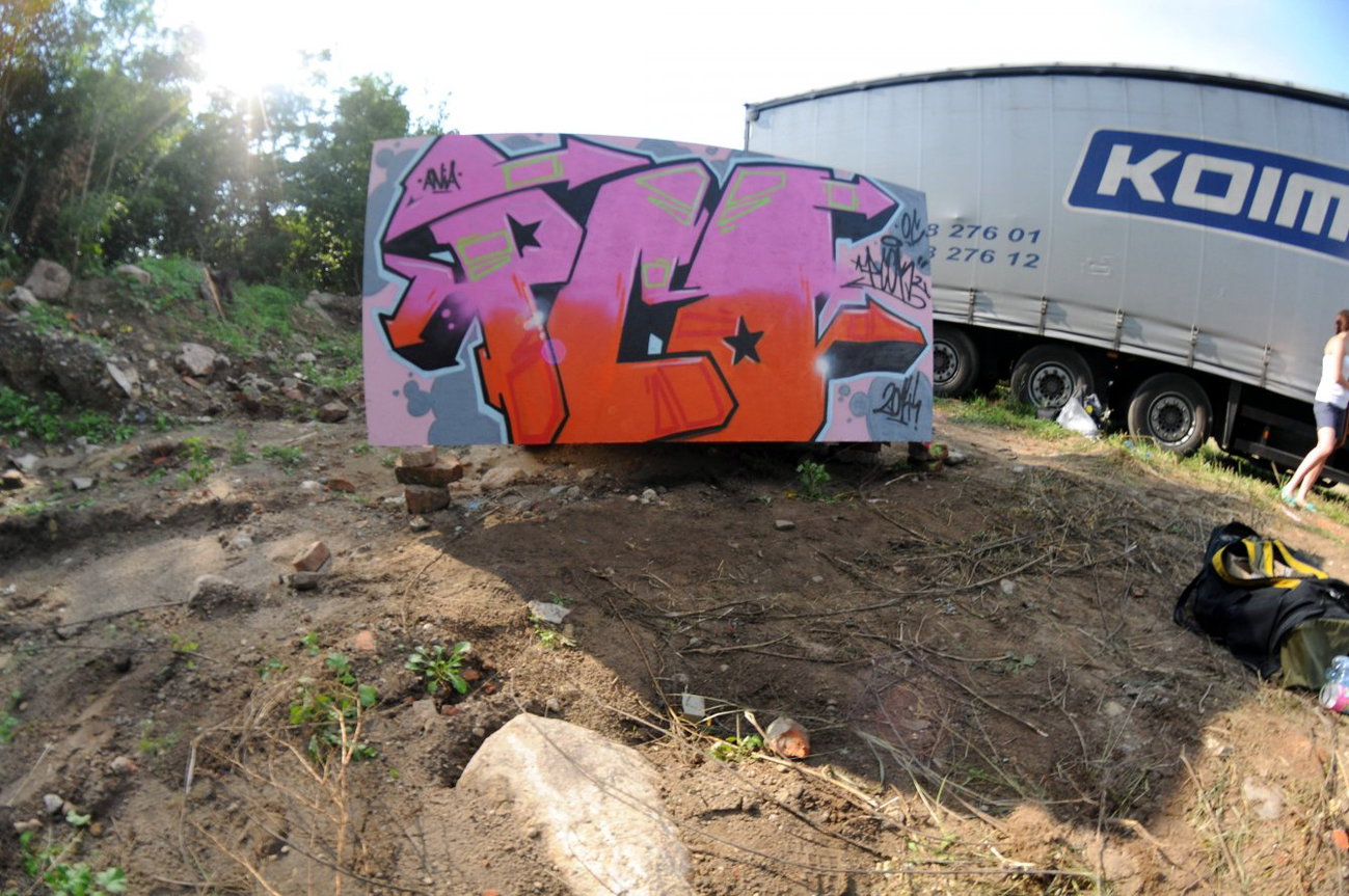 Graffiti Wall - Photo by pcok2 - pcok2, oc (2014)