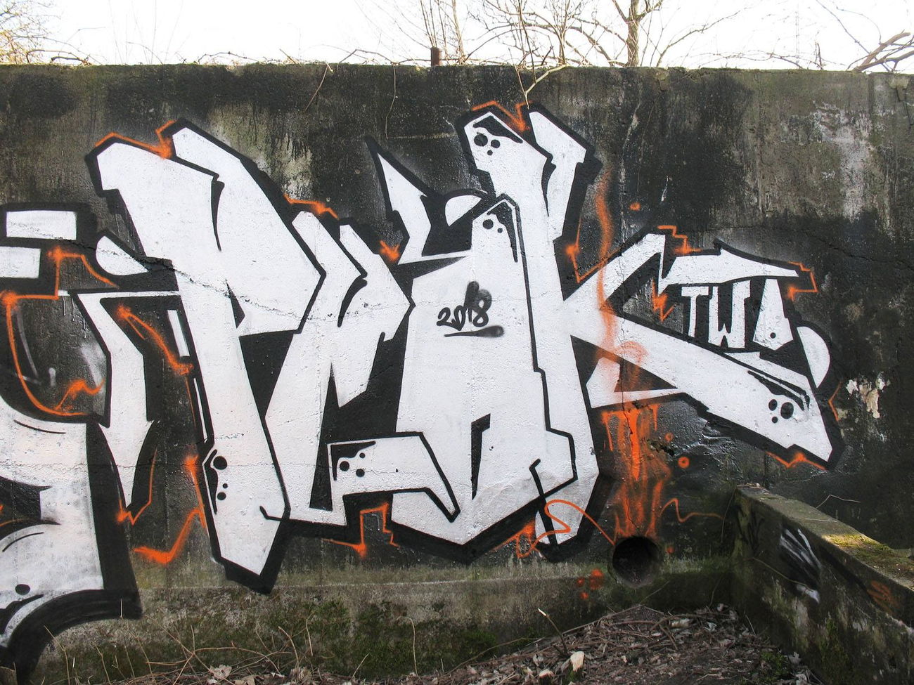 Graffiti Wall - Photo by pcok2 (2018)