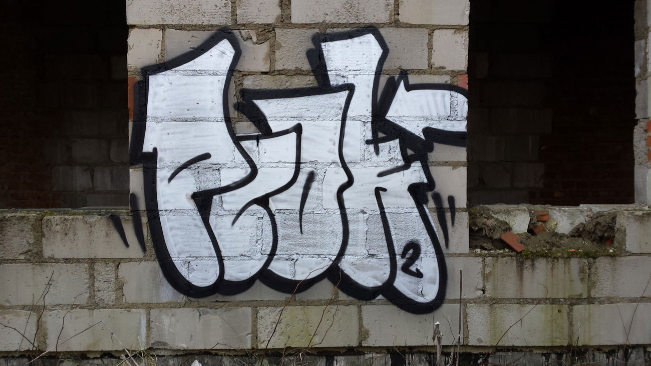 Graffiti Wall - Photo by pcok2 (2017)