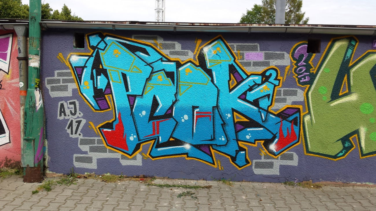 Graffiti Wall in Zarezerwuj lokalizacja - Photo by pcok2 (2017)