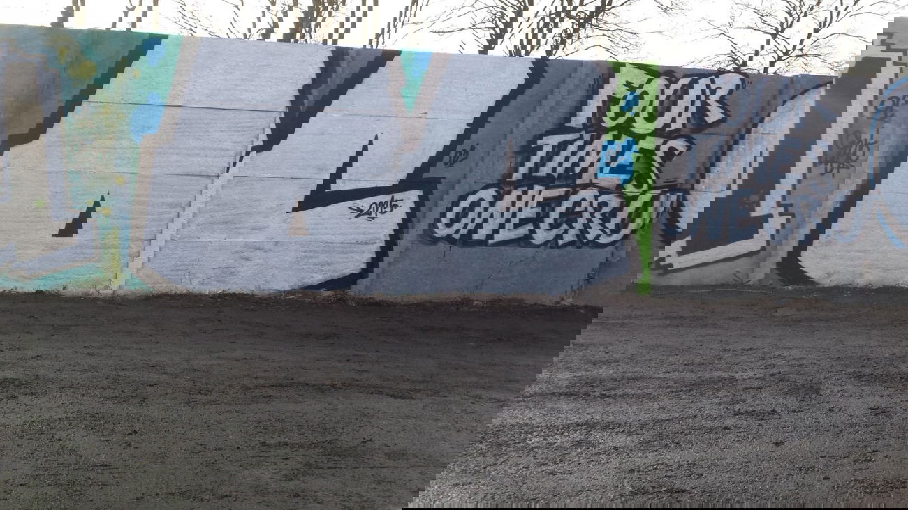 Graffiti Bombing - Photo by pcok2 (2015)