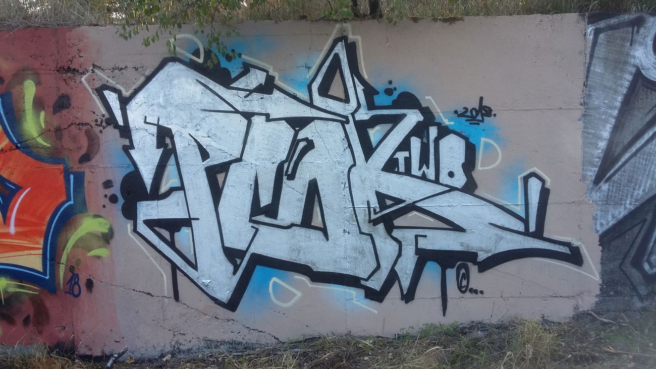 Graffiti Wall - Photo by pcok2 (2018)