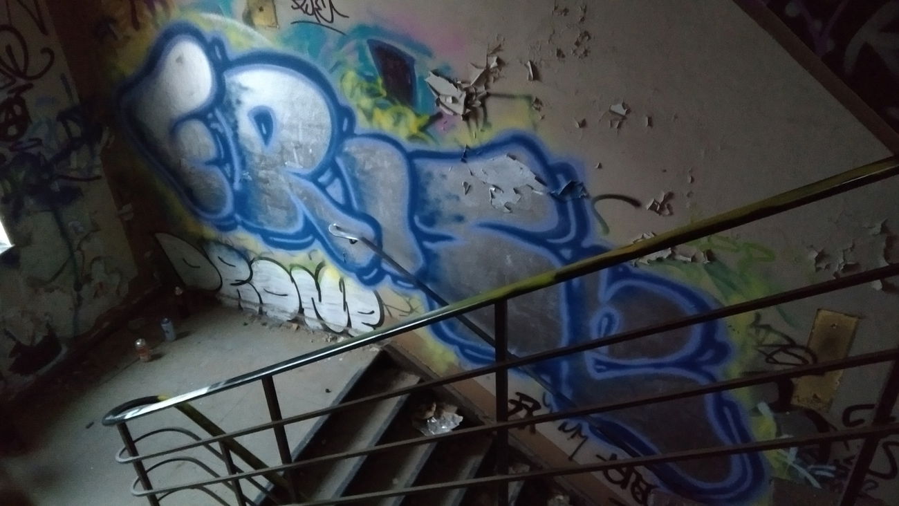 Graffiti Wall - Photo by peacemaker - frise, art, friseart