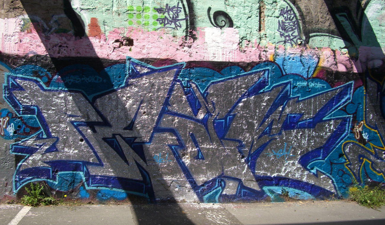 Graffiti Wall in Kaiserslautern - Photo by peaks76 - chrome, peak7, peaks176 (2008)