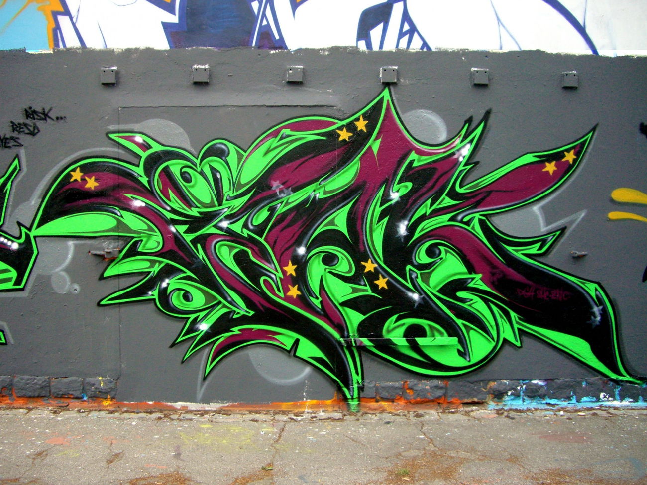 Graffiti Wall in Luxemburg - Photo by peaks76 - peak, dga, tfi (2009)