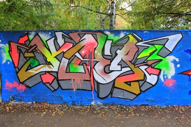 Graffiti Wall - Photo by pennermuff - ker, kaer