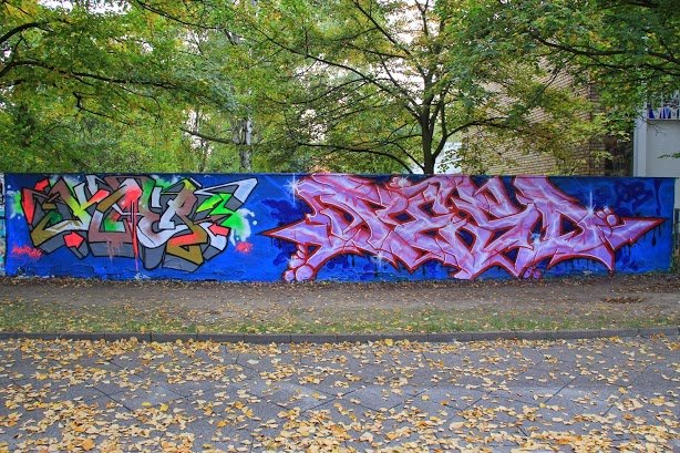Graffiti Wall - Photo by pennermuff - kaer, ker, pesd