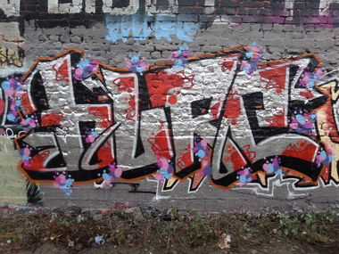 Graffiti Bombing - Photo by pepps - hurc (2014)