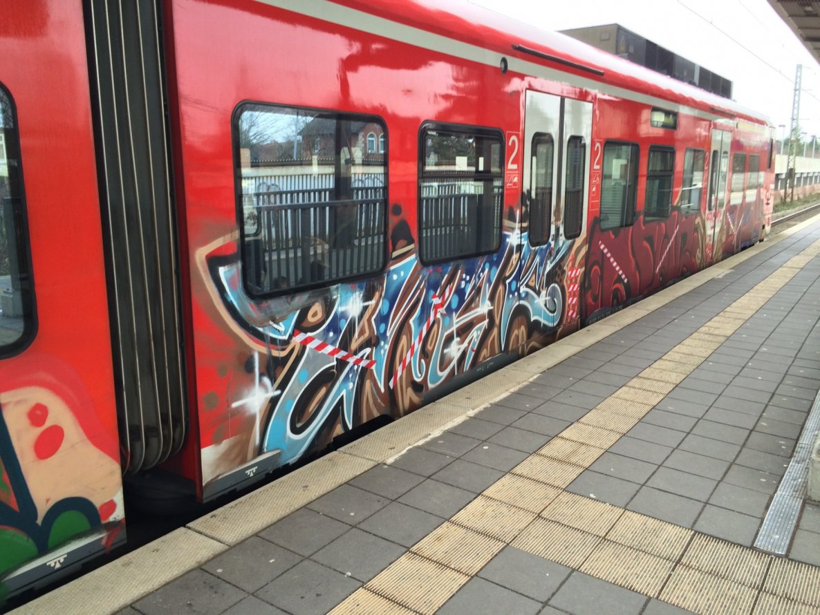 Graffiti Train in Hannover - Photo by pewpew (2015)