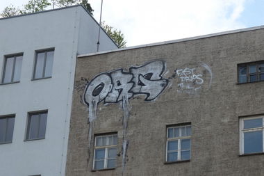 Graffiti Bombing in Leipzig - Photo by pewpew - org, fast, drips
