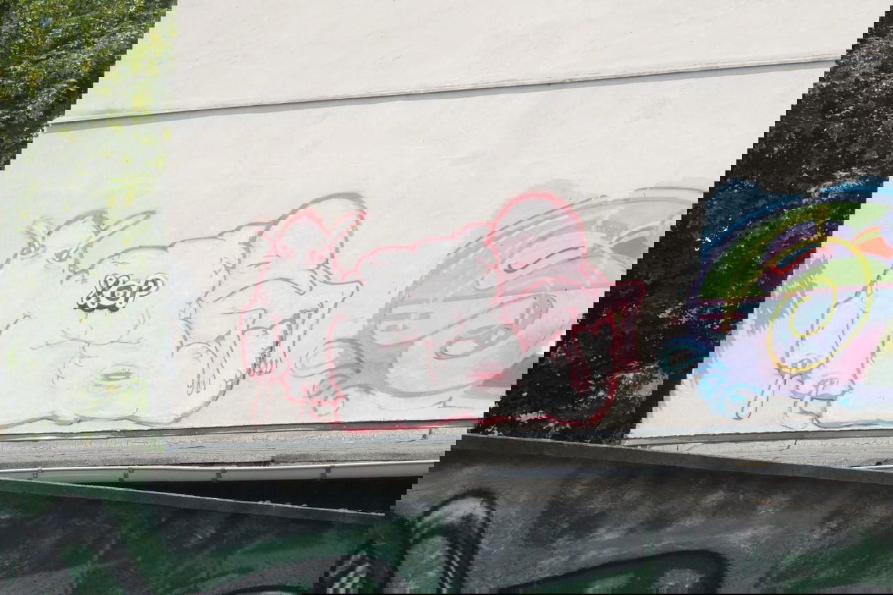 Graffiti Bombing in Leipzig - Photo by pewpew - xop, leipzig