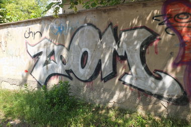 Graffiti Bombing in Leipzig - Photo by pewpew - zoom, leipzig