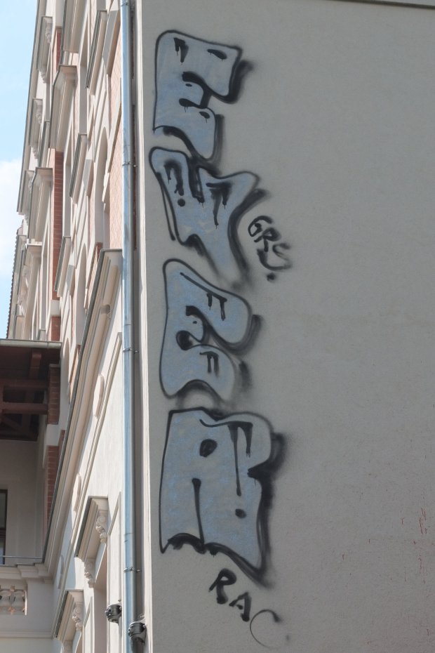 Graffiti Bombing in Leipzig - Photo by pewpew - ever, grs, rac