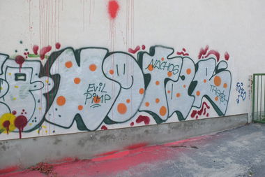 Graffiti Bombing in Leipzig - Photo by pewpew - notar, nachos, theo