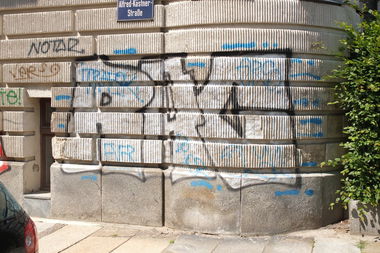 Graffiti Bombing in Leipzig - Photo by pewpew - rac, trafik, leipzig