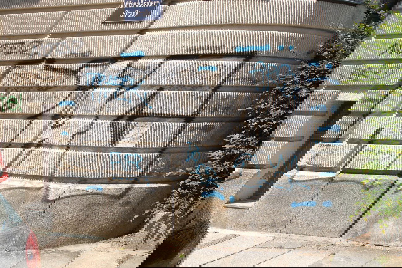 Graffiti Bombing in Leipzig - Photo by pewpew - rac, trafik, leipzig