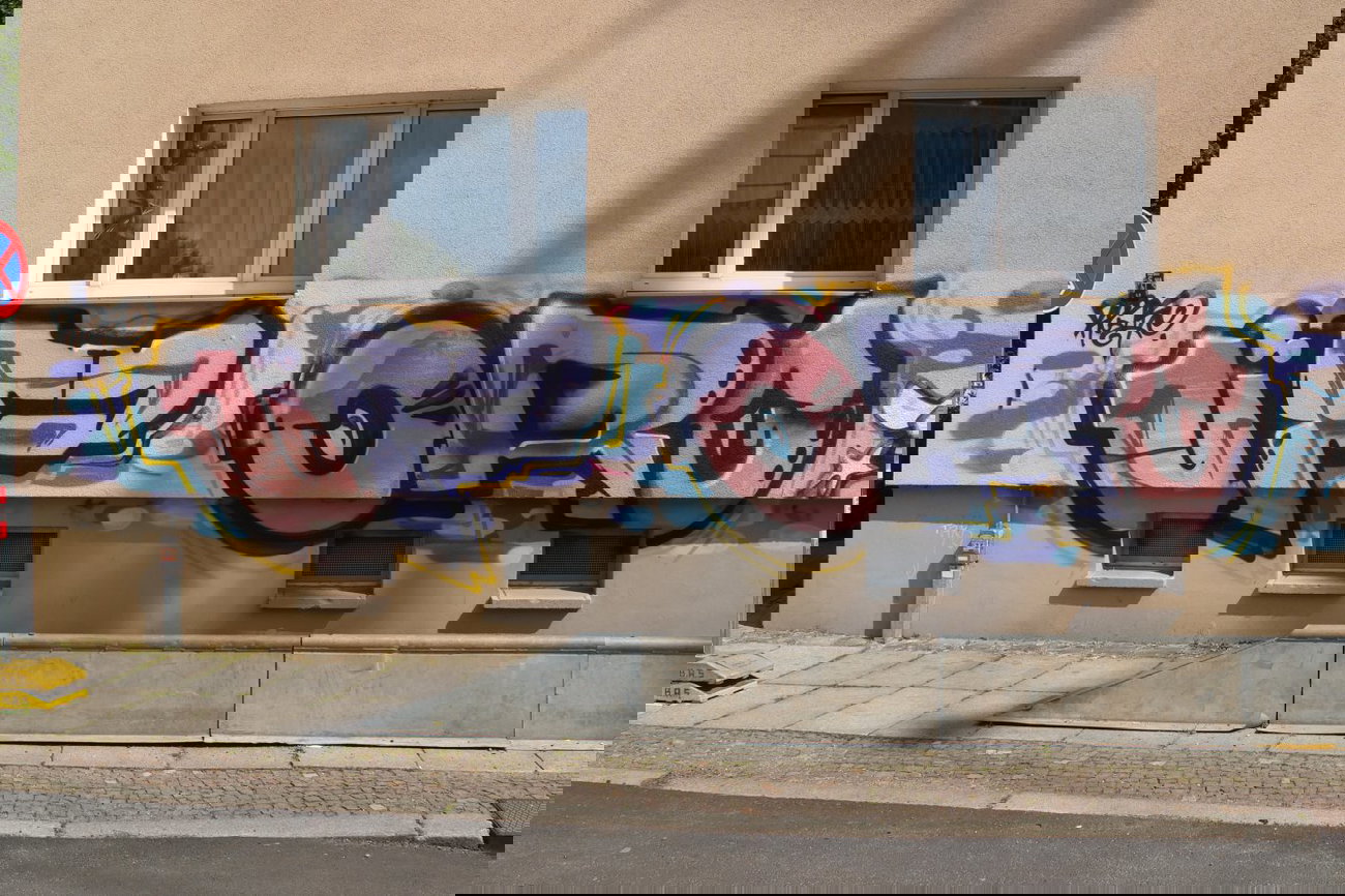 Graffiti Bombing in Leipzig - Photo by pewpew - üf, org, leipzig
