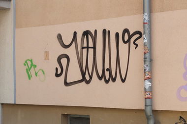 Graffiti Artwork in Leipzig - Photo by pewpew - tag, youw, leipzig