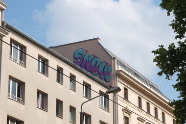 Graffiti Bombing in Leipzig - Photo by pewpew - snow, hur, leipzig