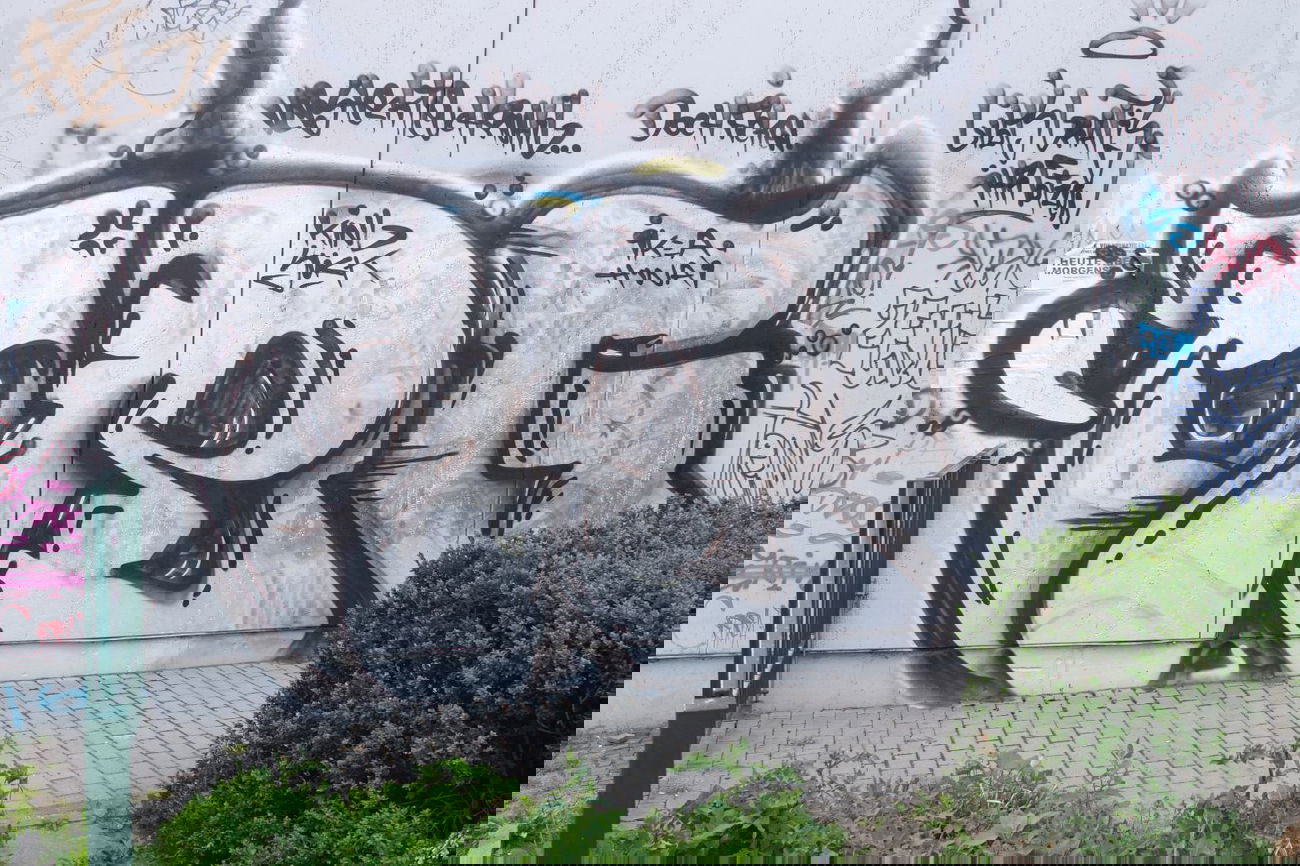 Graffiti Bombing in Leipzig - Photo by pewpew - org, leipzig