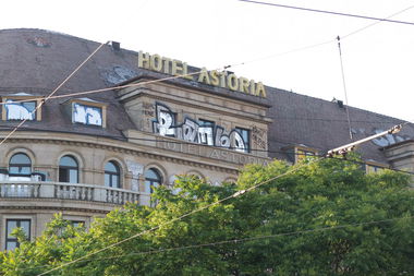 Graffiti Bombing in Leipzig - Photo by pewpew - rambo, leipzig