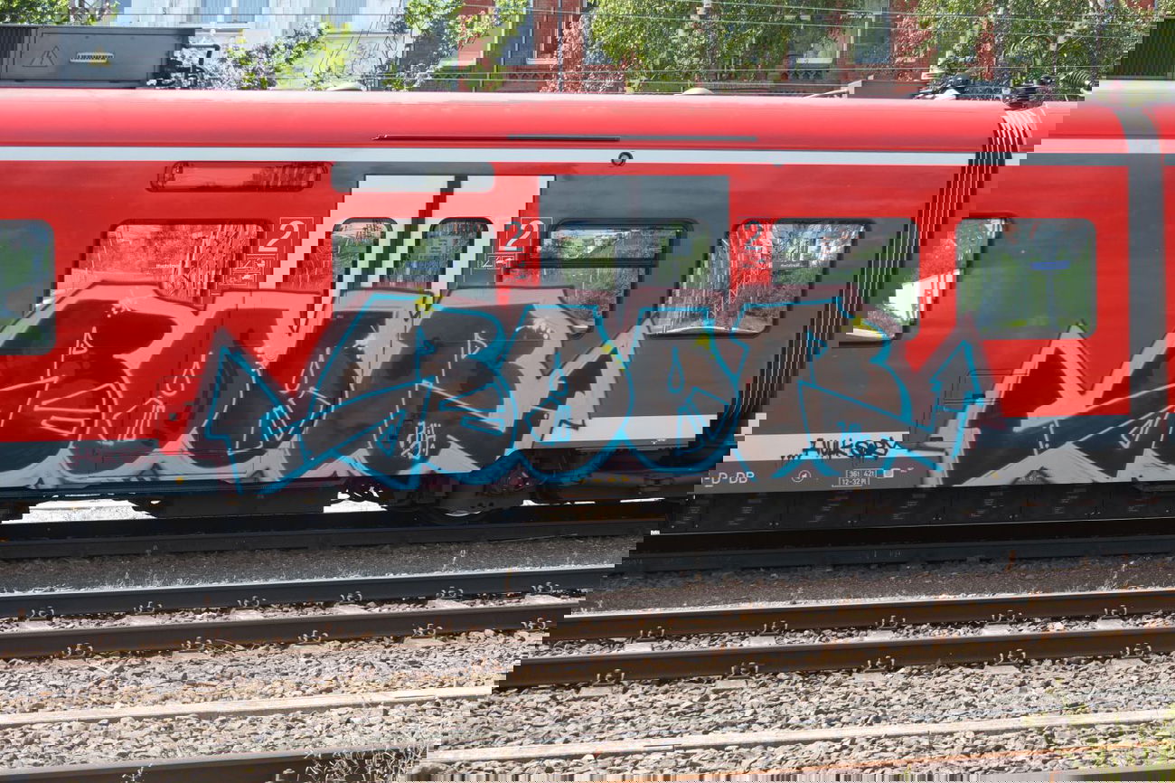 Graffiti Train in Hannover - Photo by pewpew - boob, hih, hannover (2014)