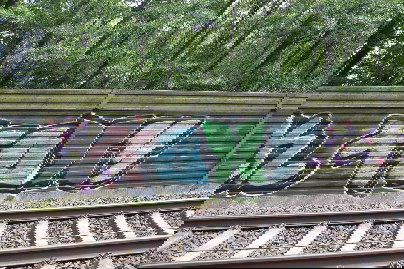 Graffiti Bombing in Hannover - Photo by pewpew - tony, hannover