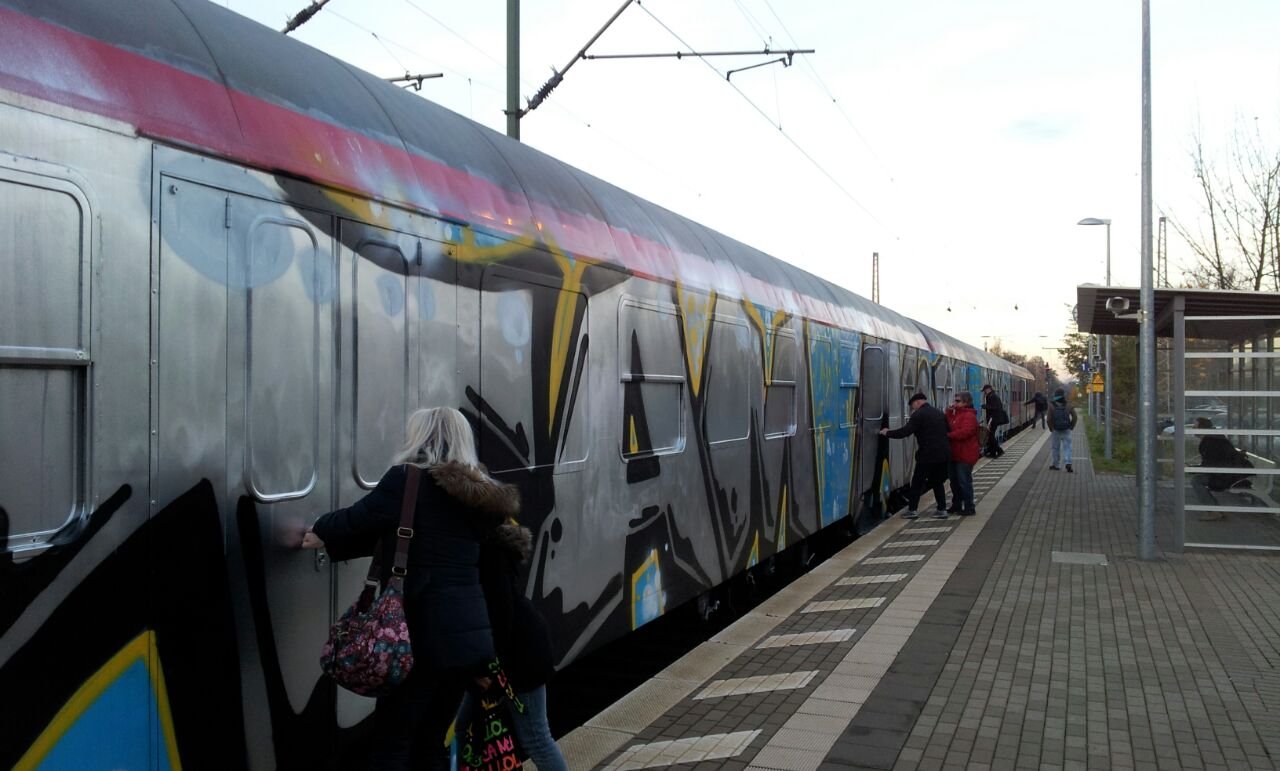 Graffiti Train in Hannover - Photo by pewpew - TAM, MSPC, DQ (2014)