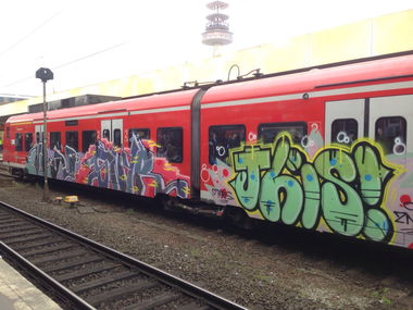 Graffiti Train in Hannover - Photo by pewpew - snyr, znc, this (2016)