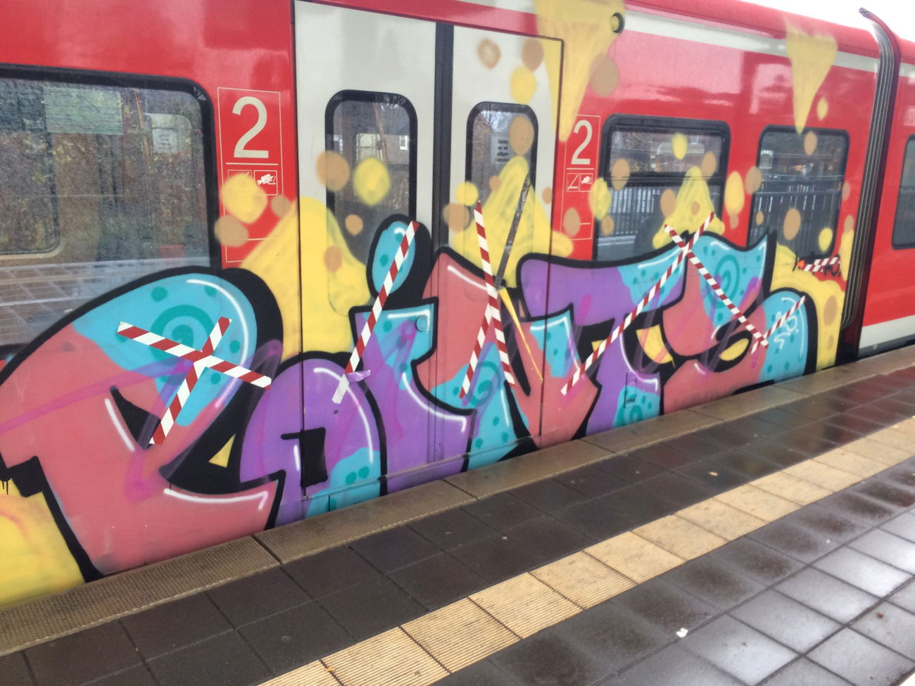 Graffiti Wall in Hannover - Photo by pewpew - points, hannover